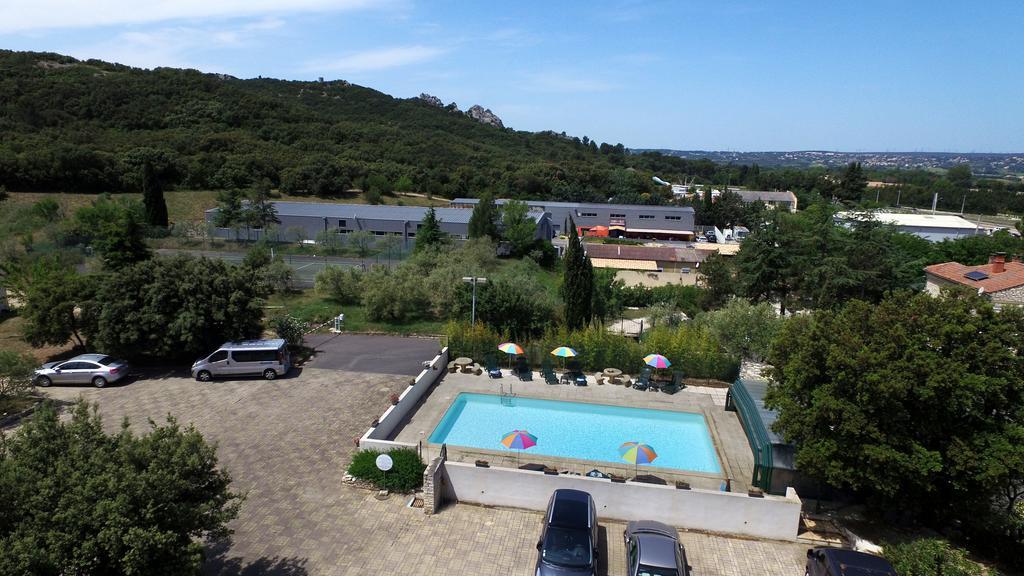 Hotel Le Lagon Rochefort-du-Gard Buitenkant foto