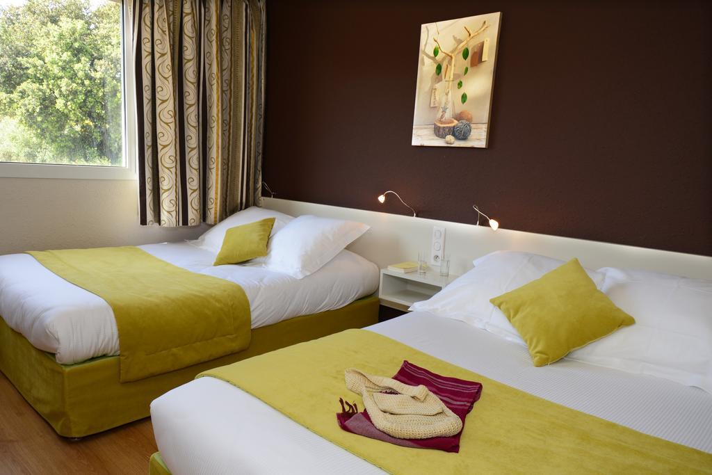 Hotel Le Lagon Rochefort-du-Gard Buitenkant foto