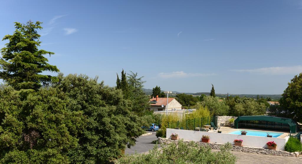 Hotel Le Lagon Rochefort-du-Gard Buitenkant foto